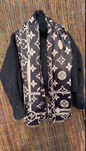 Hovedbilde Sjal  sort cream print