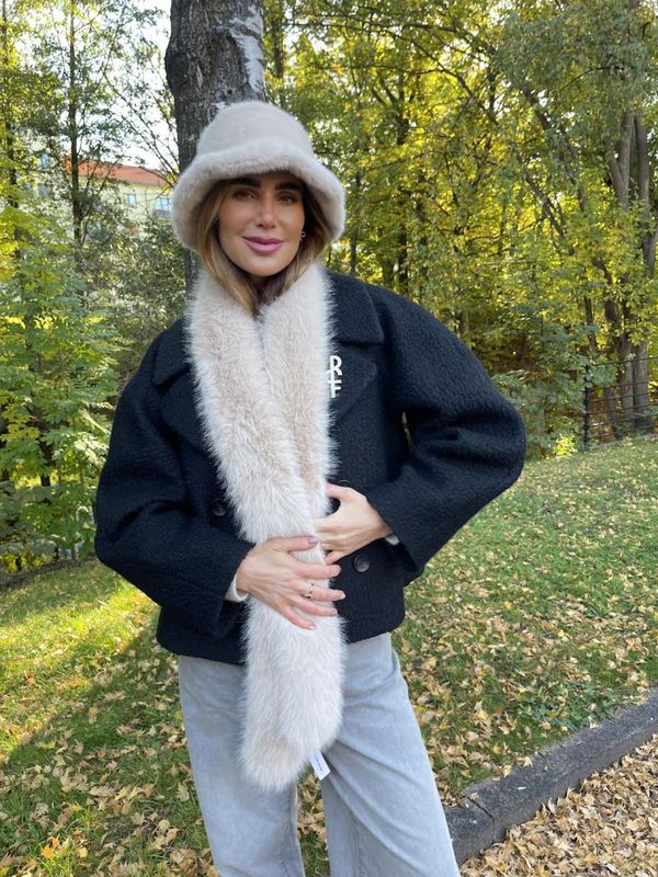 Lys beige pels sjal